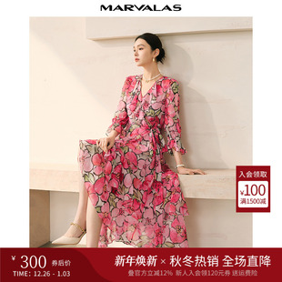 曼德诗度假碎花连衣裙女2025秋夏新款 撞色印花长裙雪纺裙子 时尚