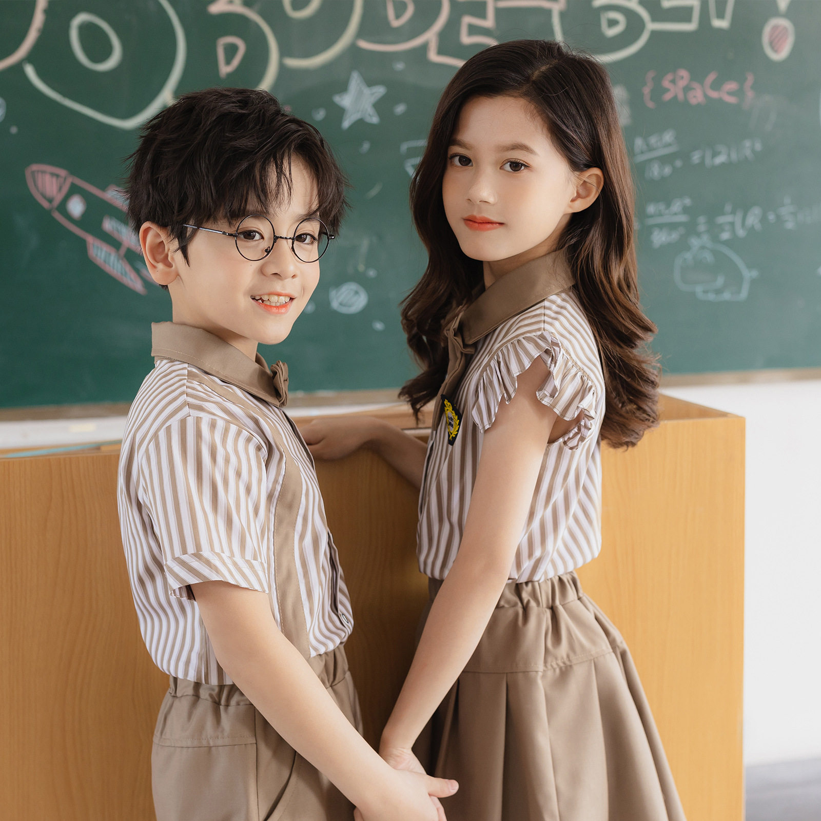 夏季热销款小学生校服英伦风幼儿园园服儿童短袖套装团体表演班服