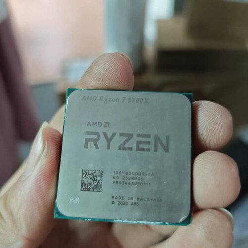 AMD Ryzen 7 5700X处理器，有磕碰，具体看图，