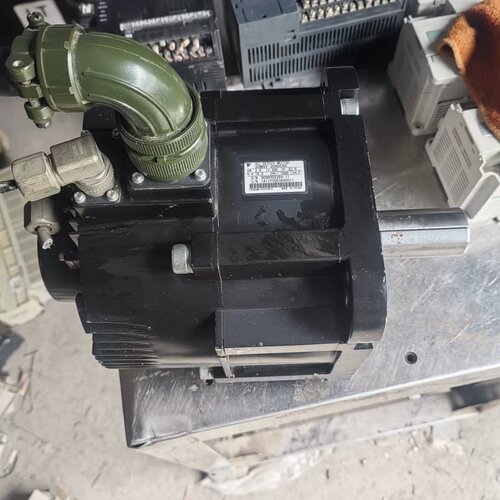 安川伺服电机SGMGV-30ADC6C2.9千瓦一台！！成色