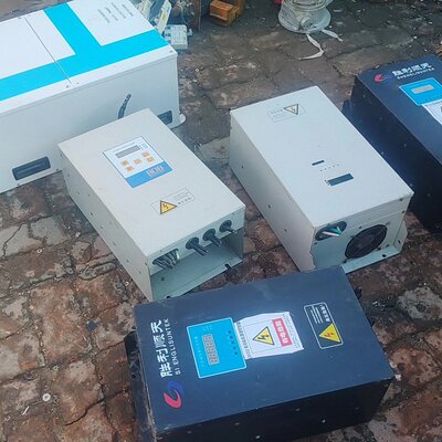 议价拆机sR100开关磁阻电机驱动器4台小的一台大的，大的这台里