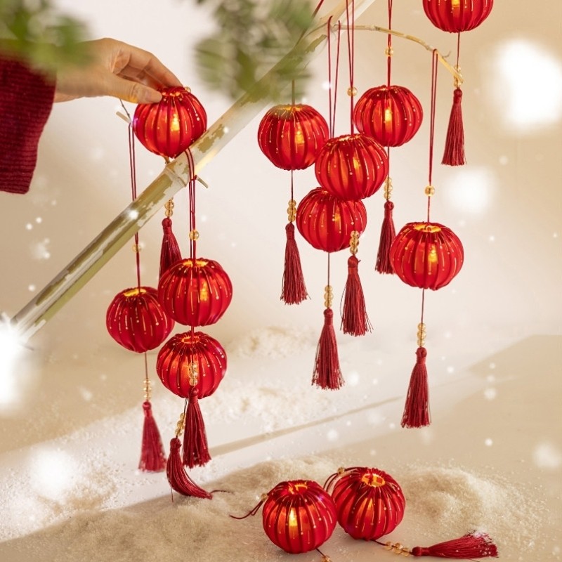 新年装饰发光小灯笼挂饰树上红色喜庆挂件过年庭院元旦场景布置品