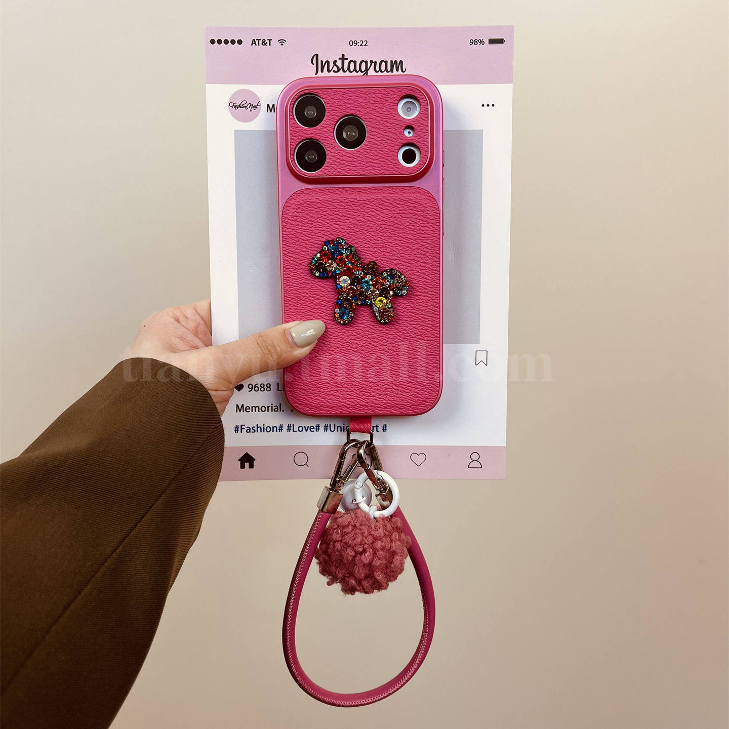 恬妤 复古个性玫红色闪钻小马适用于iphone17pro手机壳苹果16promax马年大吉14皮质15pro精孔全包13毛球挂绳,3C数码配件,手机保护套/壳,淘宝优惠券,粉丝福利购,淘宝优惠卷