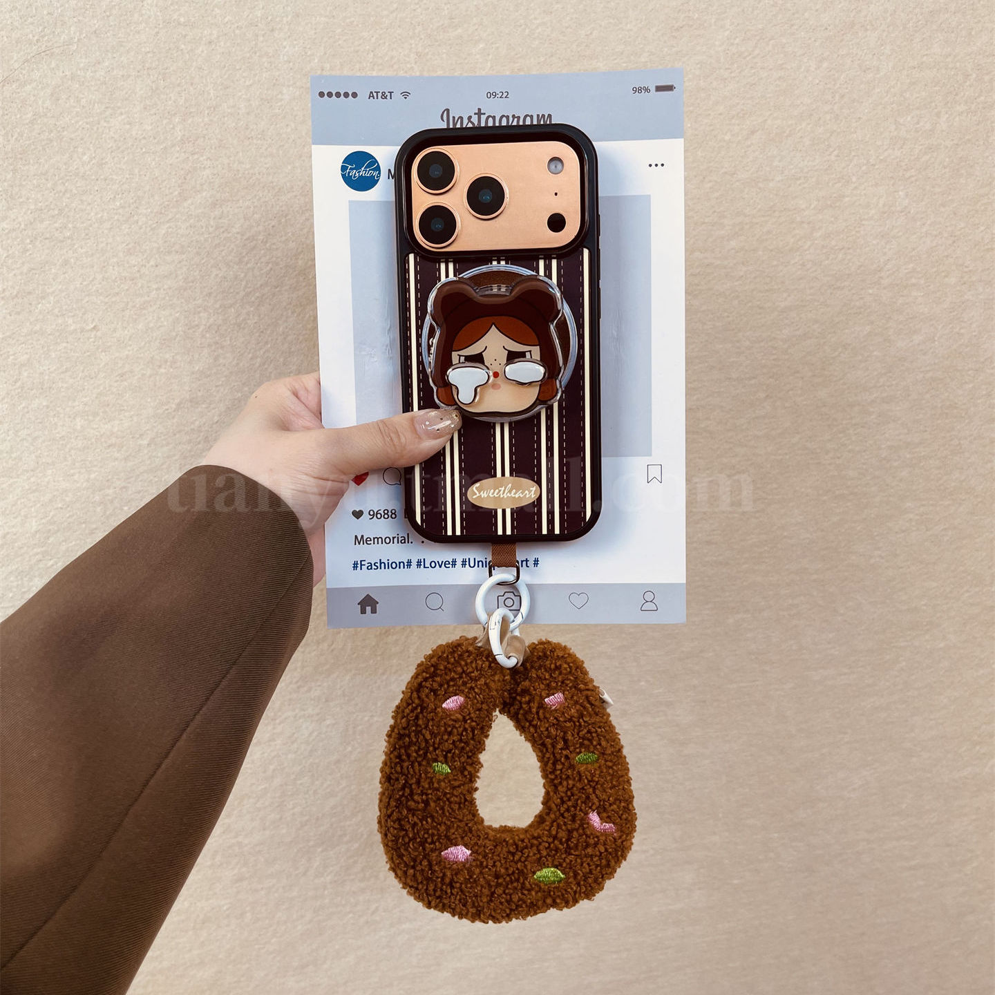 iphone系列可爱条纹哭娃磁吸支架