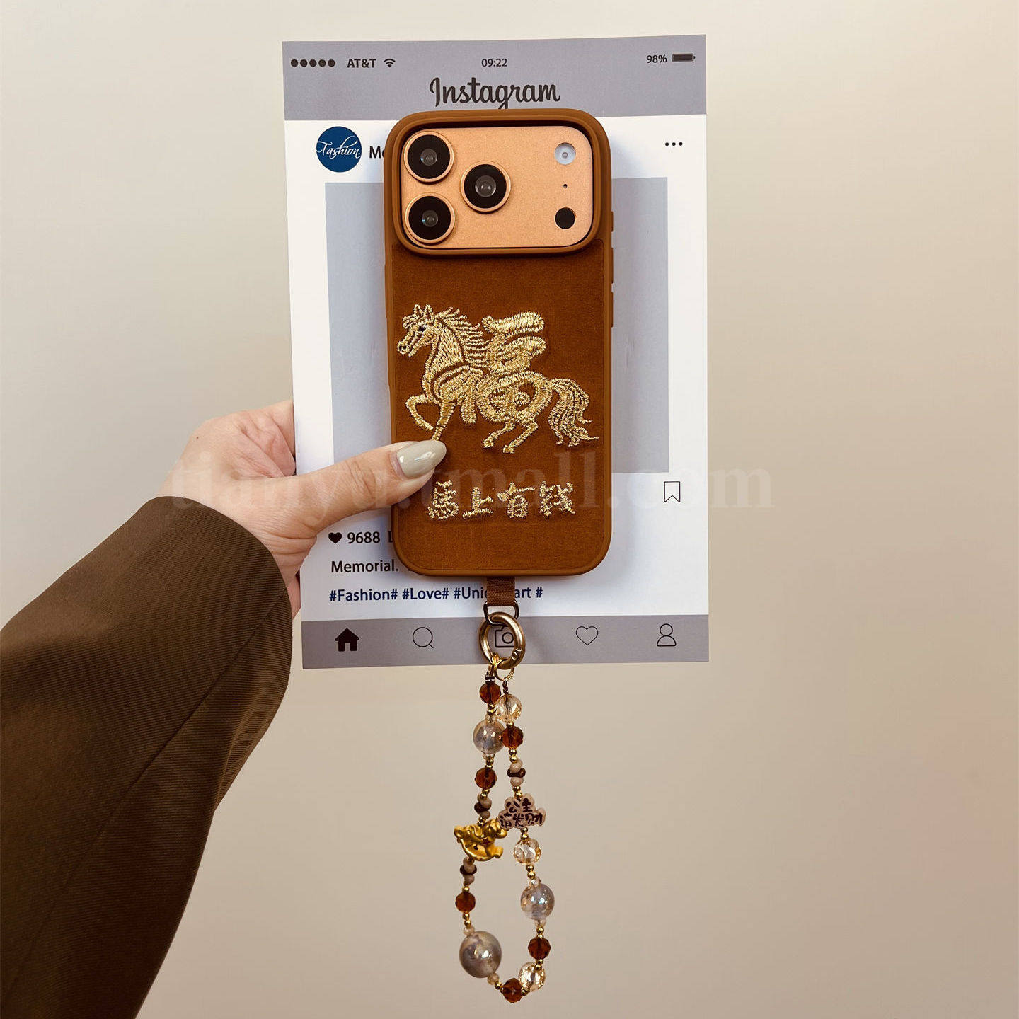 恬妤 马上有福适用于iphone17pro手机壳苹果17马年刺绣文字14promax复古绒布16新年15pro马上有钱13手链条15,3C数码配件,手机保护套/壳,淘宝优惠券,粉丝福利购,淘宝优惠卷