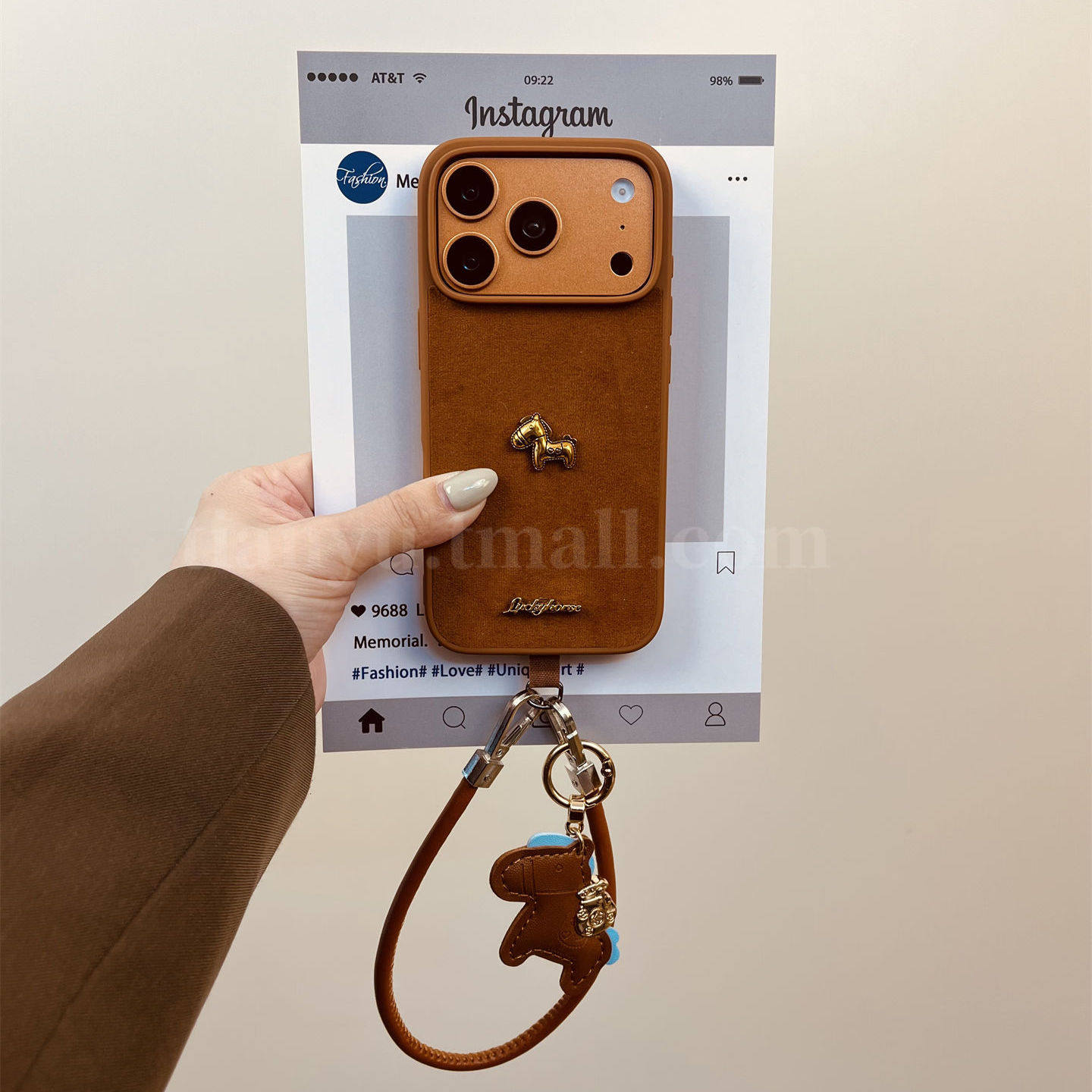 恬妤 复古棕色丝绒立体小金马适用于iphone17pro手机壳苹果15马年新款16promax简约14pro带挂绳13马到成功17,3C数码配件,手机保护套/壳,淘宝优惠券,粉丝福利购,淘宝优惠卷