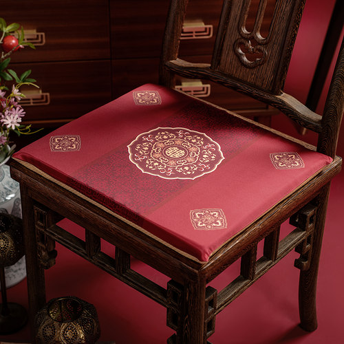 端柔红色贡缎结婚坐垫抱枕
