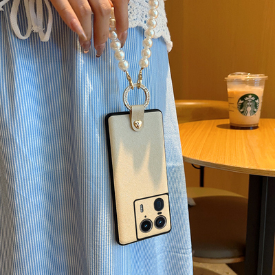 适用于摩托罗拉X50Ultra手机壳蚕丝纹珍珠手链女款motoX50ultra个性时尚手机套网红女款超薄全包防摔保护套