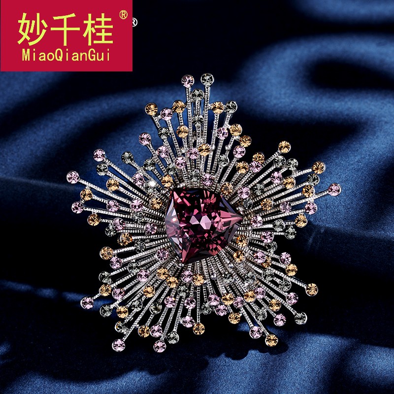 奢华大气施华水晶胸针女韩国高档胸花固定别针西装衬衫配饰Z1010