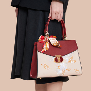新中式国风刺绣红色包包中年女包妈妈结婚包斜挎婆婆包礼物手提包
