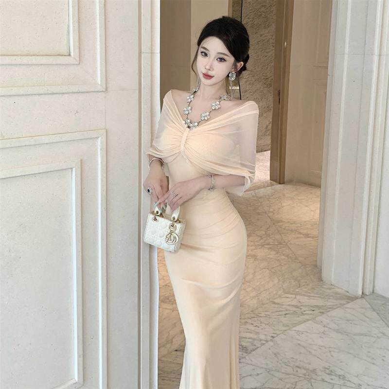 法式名媛风网纱贵气钻石花挂脖高级礼服裙性感V领褶皱修身连衣裙