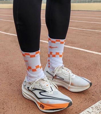 鸿星尔克 芷境2.0 碳板 耐磨 全掌 长跑 马拉松 炁科技 跑鞋