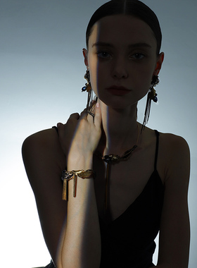 【新品】ATRIAL SENSING黑金繁花系列高档轻奢流苏手链小众手环