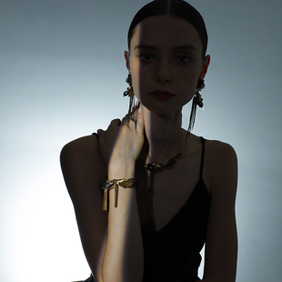 【新品】ATRIAL SENSING黑金繁花系列高档轻奢流苏手链小众手环