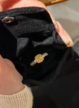 钻石之乡实验室人工培育钻老钱风植物系黄钻方糖菠萝戒指小众高级