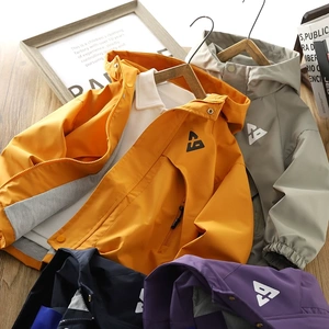 男童外套春装儿童冲锋衣2025新款开春外套薄上衣连帽中大防风夹克