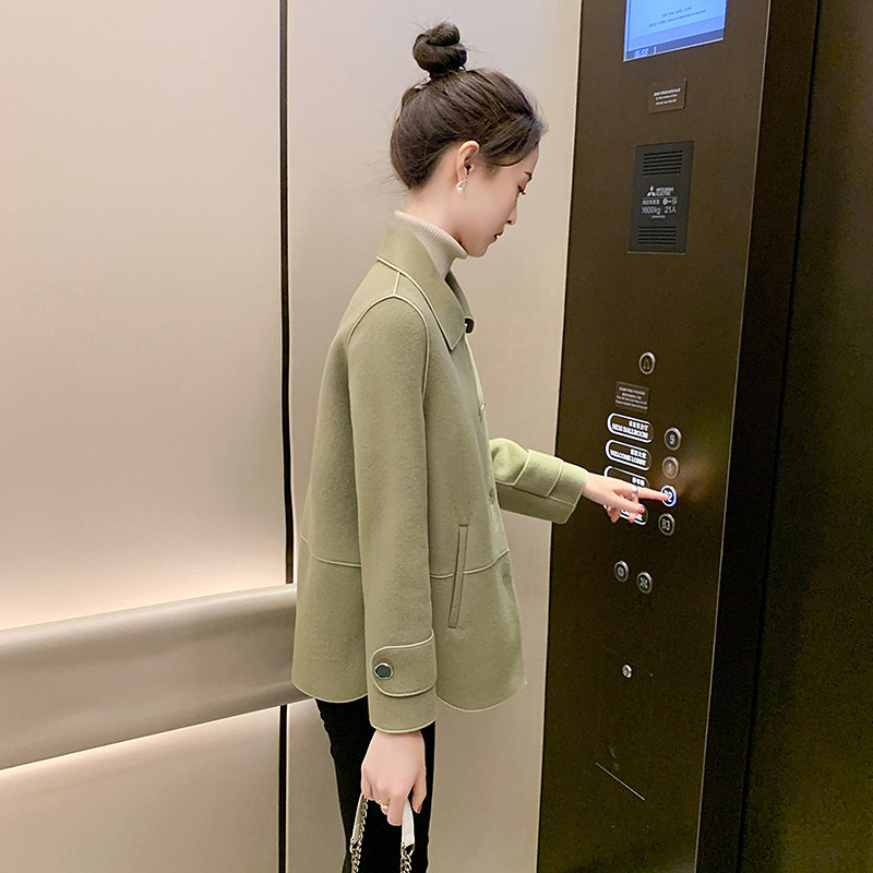 绿色小个子减龄双面羊绒呢大衣短款2025新款女装春秋翻领毛呢外套