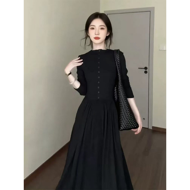 赫本风高领设计感连衣裙子女2025新款初秋季气质收腰显瘦A字长裙