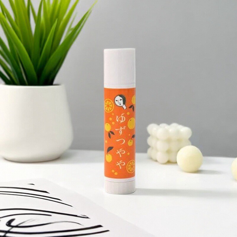 日本YOJIYA优佳雅淡化唇纹润唇膏