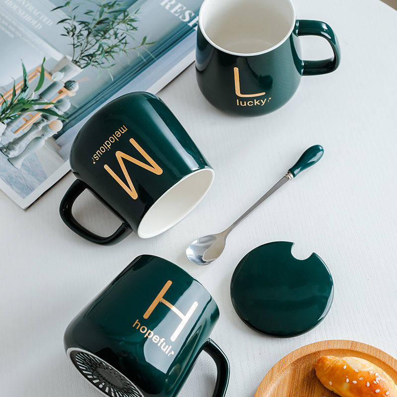 个性马克杯创意陶瓷杯轻奢情侣杯家用办公水杯子简约咖啡杯带盖勺