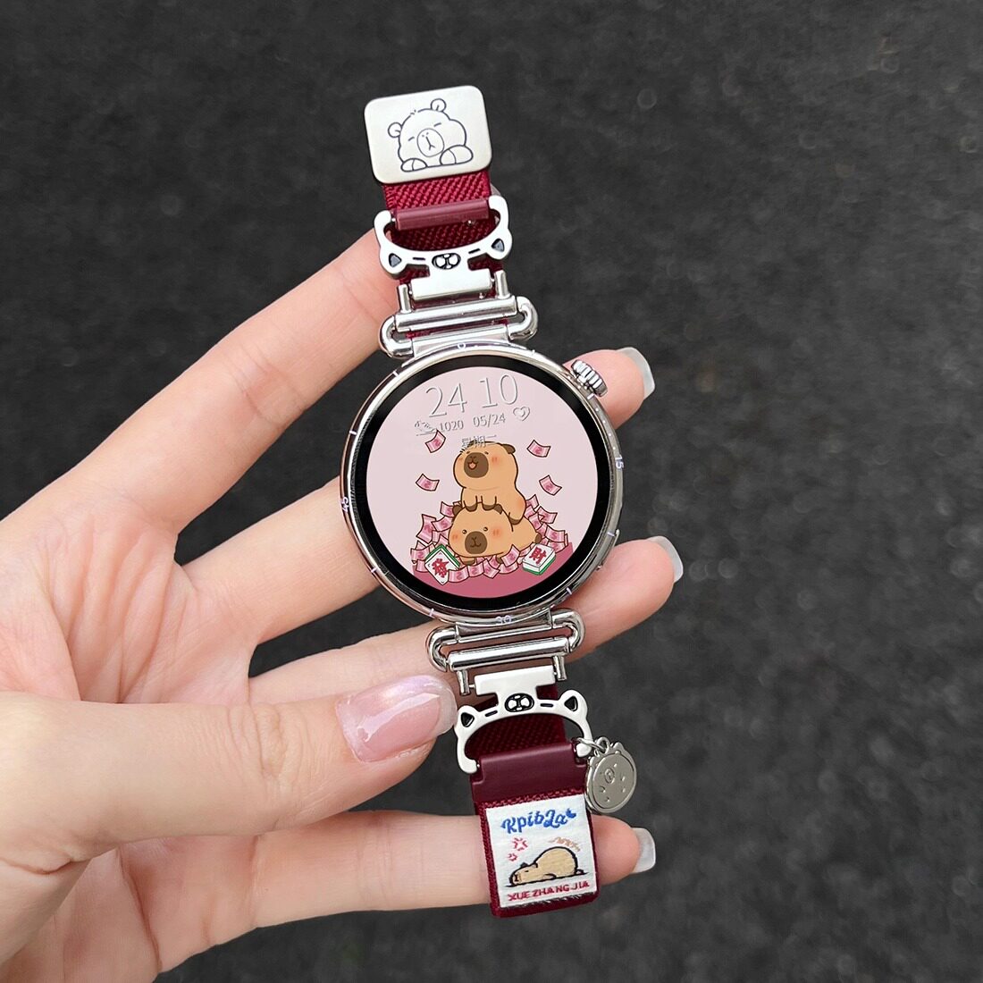 UHADA新款卡皮巴拉弹力磁吸表带