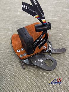 韩国双赢马臀皮弓箭护指W&W EZR竞技反曲可调式射箭机械指垫