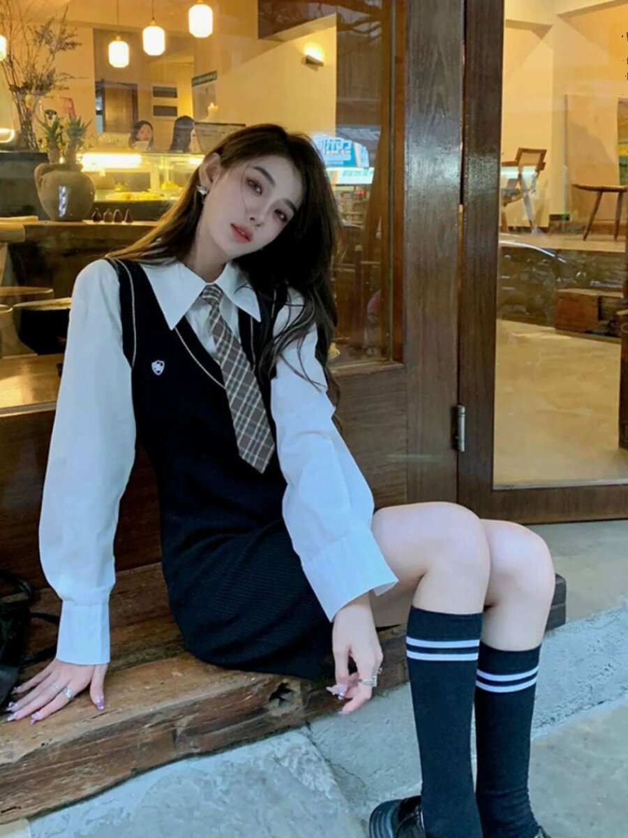 背心针织连衣裙女秋冬修身显瘦jk制服套装收腰气质韩剧穿搭两件套