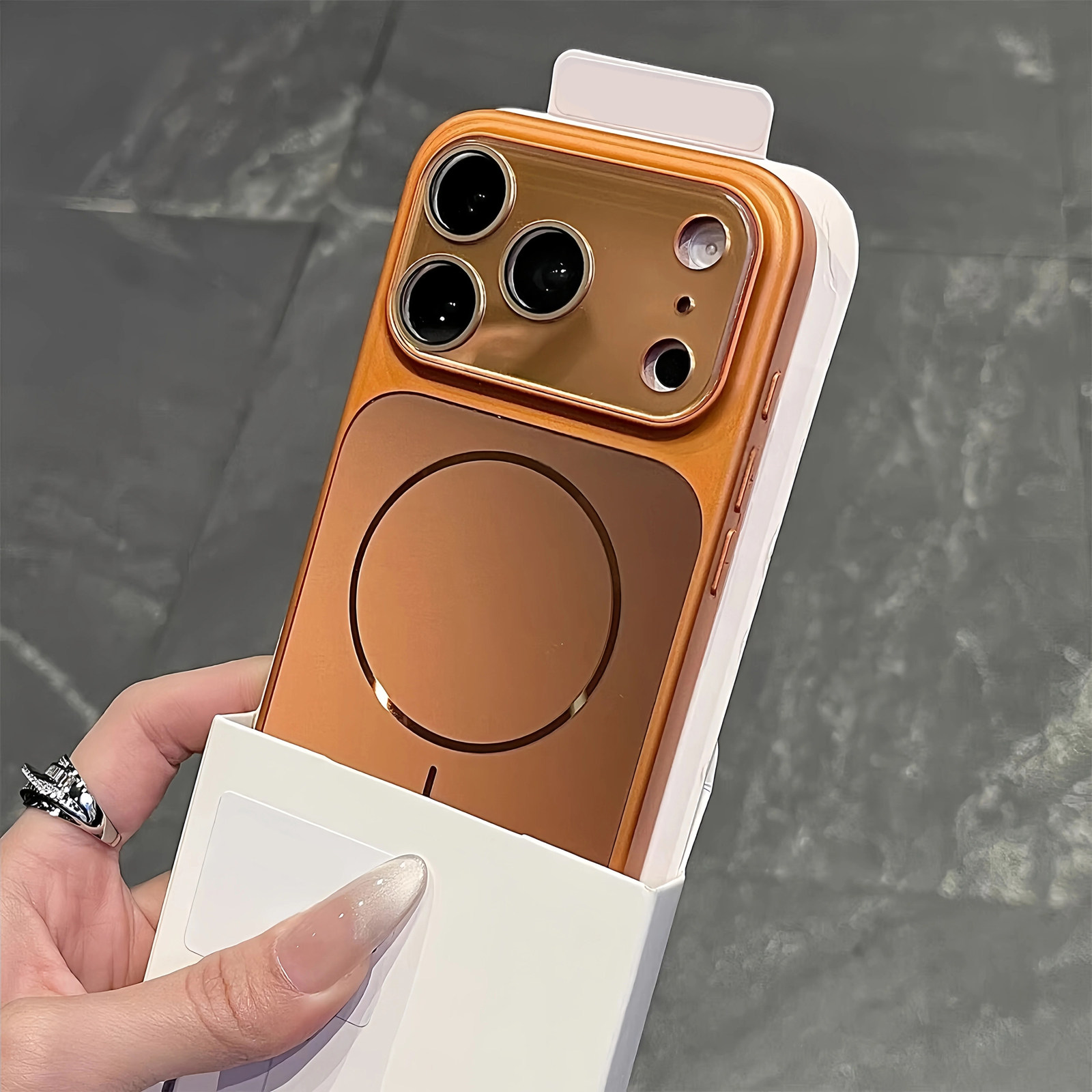 适用苹果17promax手机壳新款AG磨砂磁吸iphone16pro相机键全包15带镜头膜14秒变17系列13pm高级感por橙色外壳