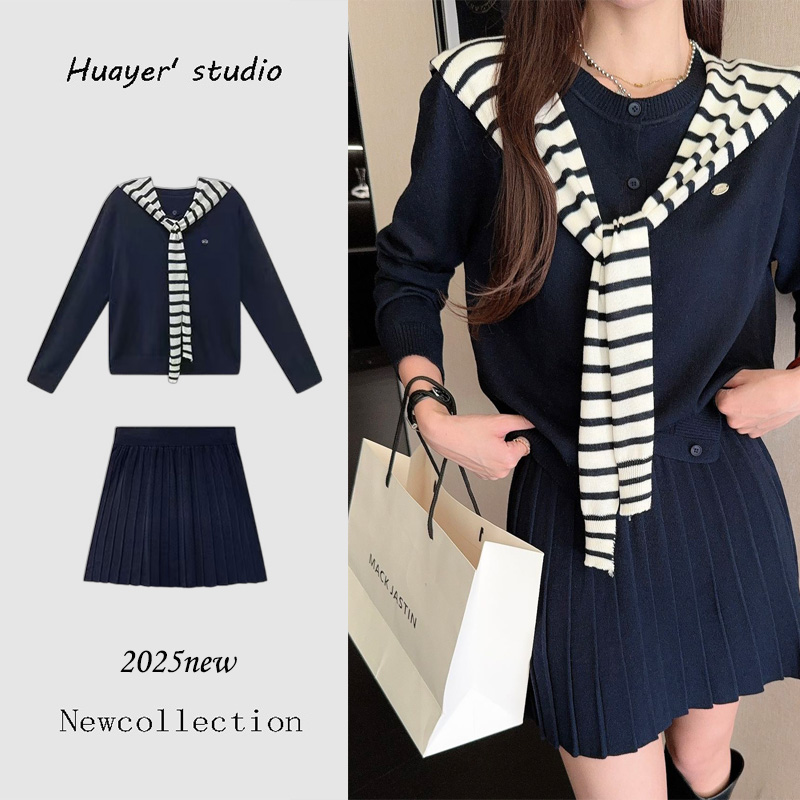 韩系OOTD穿搭秋季温柔风针织开衫配披肩半身百褶短裙毛衣三件套装