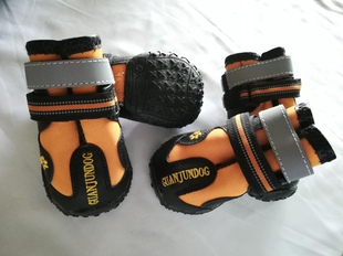 狗狗鞋子中型大型户外防滑不脱落耐磨透气工作犬马犬德牧训练犬鞋