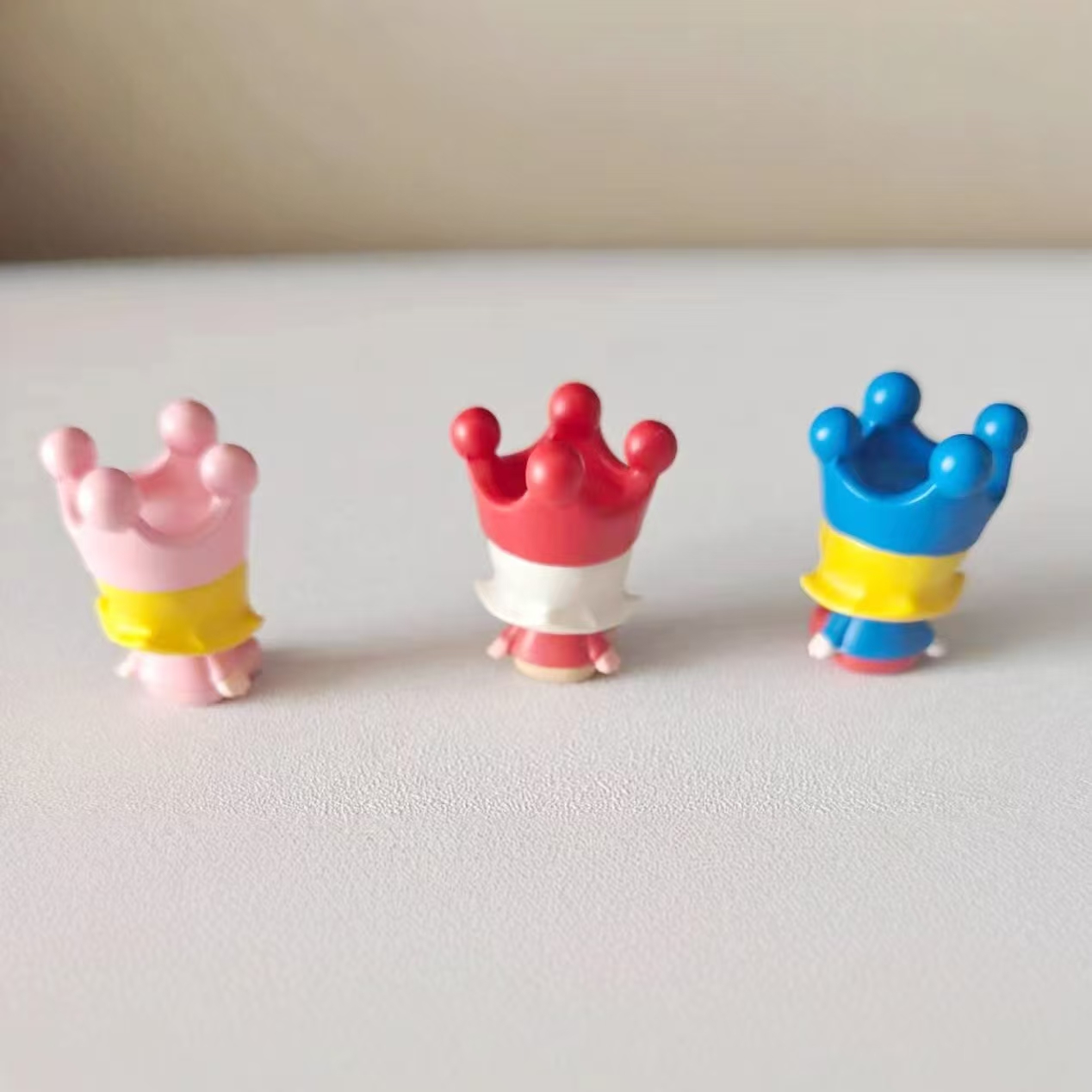 SP皇冠茉莉红色坐姿系列潮玩萌粒