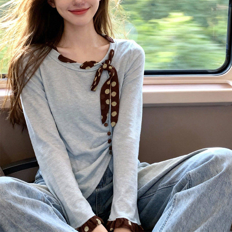 浅蓝色撞色飘带T恤女春新款波点蝴蝶结装饰宽松显瘦休闲长袖上衣