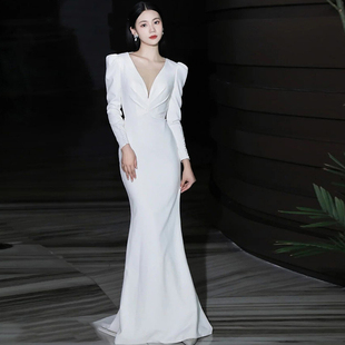 V领订婚礼服女气质高级晚礼服宴会主持人白色鱼尾裙长袖连衣裙冬
