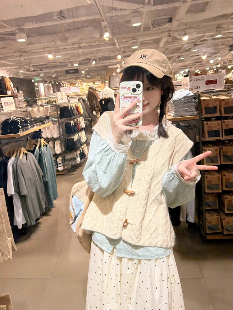 牛角扣v领针织马甲开衫衬衫裙子
