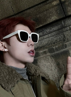 白色墨镜2025新韩系海边旅游墨镜女款高级感简约白色边框太阳镜男