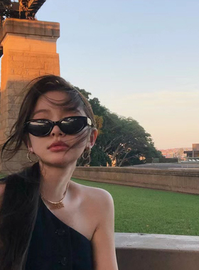 复古猫眼高级感墨镜女款2025新款窄框时髦网红防紫外线太阳眼镜