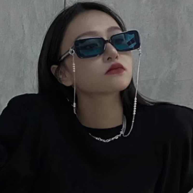 网红墨镜链条挂脖女复古钛钢珍珠