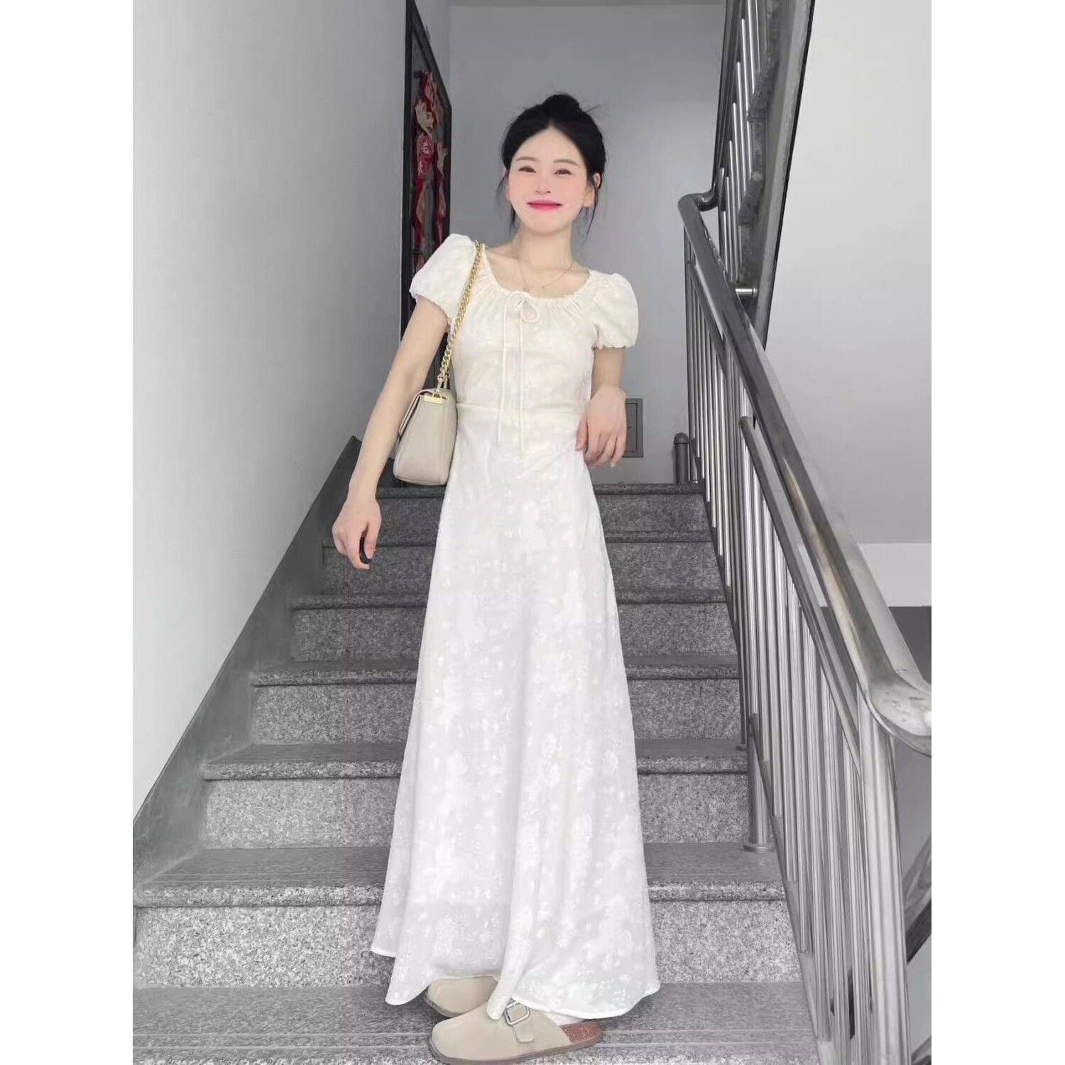 法式温柔风杏色连衣裙子