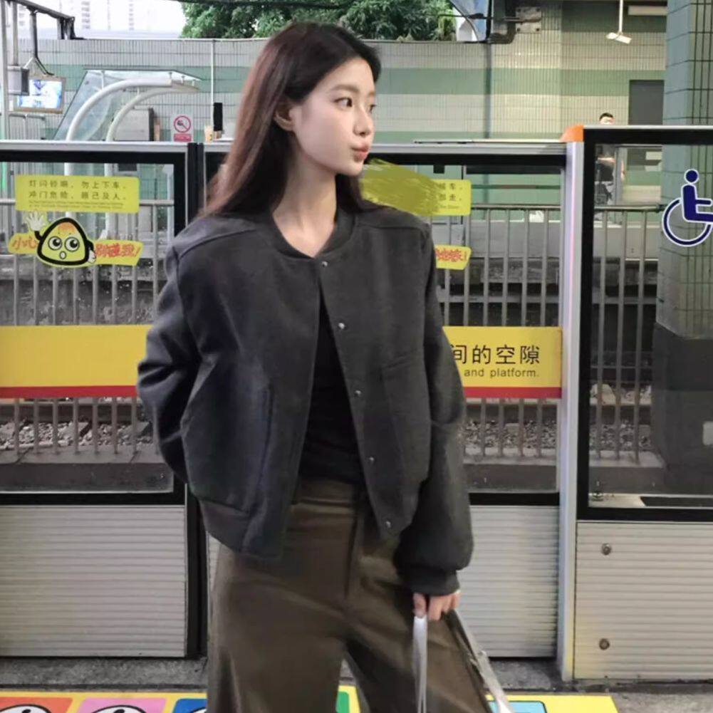 美式复古灰色短款棒球服
