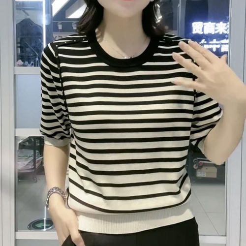 圆领宽松条纹针织衫中袖妈妈女装