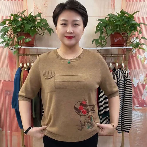 圆领印花针织衫中袖舒适印花女装