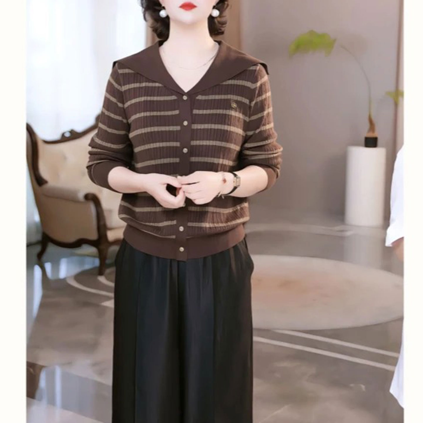 时尚妈妈长袖条纹针织衫女装2026秋季新款宽松显瘦洋气中老年上衣