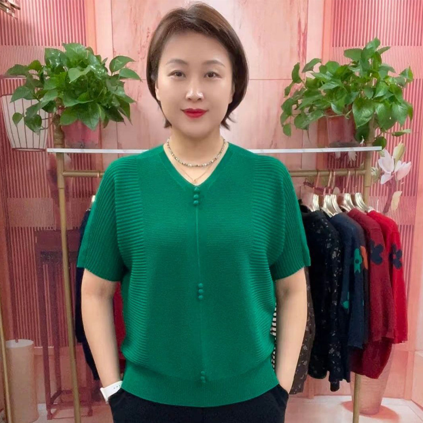 妈妈装时尚纯色短袖针织衫女士2026夏季新款宽松休闲百搭V领上衣