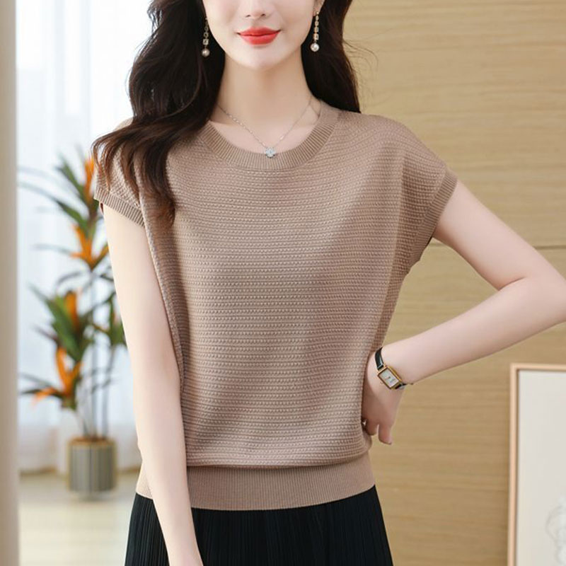 Knitted Sweater for Women, 2024 Summer New Style, Loose Fit, Slimming, Tummy-Covering, Fashionable, Versatile, Solid Color, Round Neck, Short-Sleeved, Thin T-Shirt