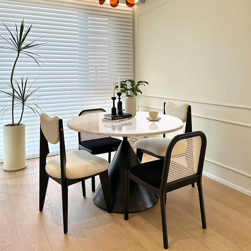 北欧实木侘寂风椅子餐椅