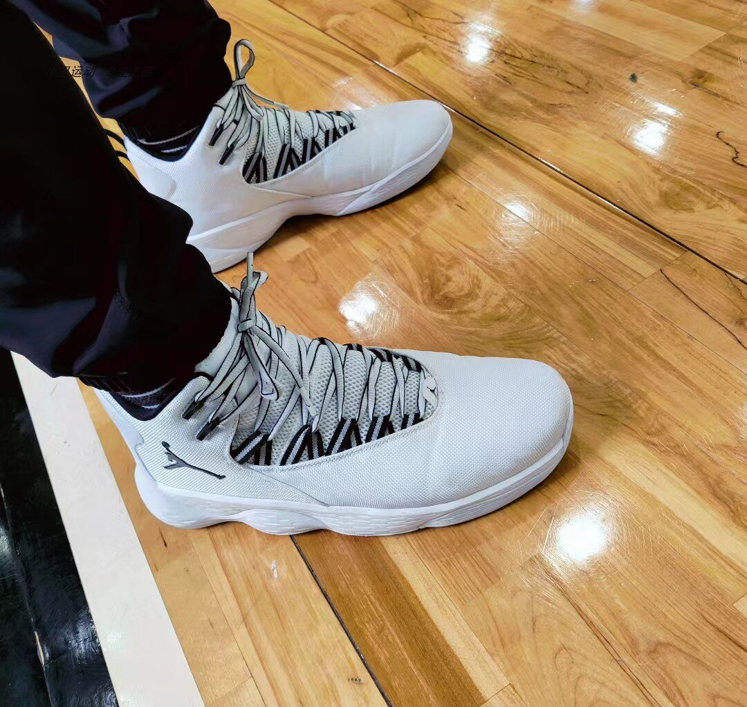 耐克NIKE  JORDAN SUPER.FLY MVP PF男运动实战篮球鞋AR0038-100