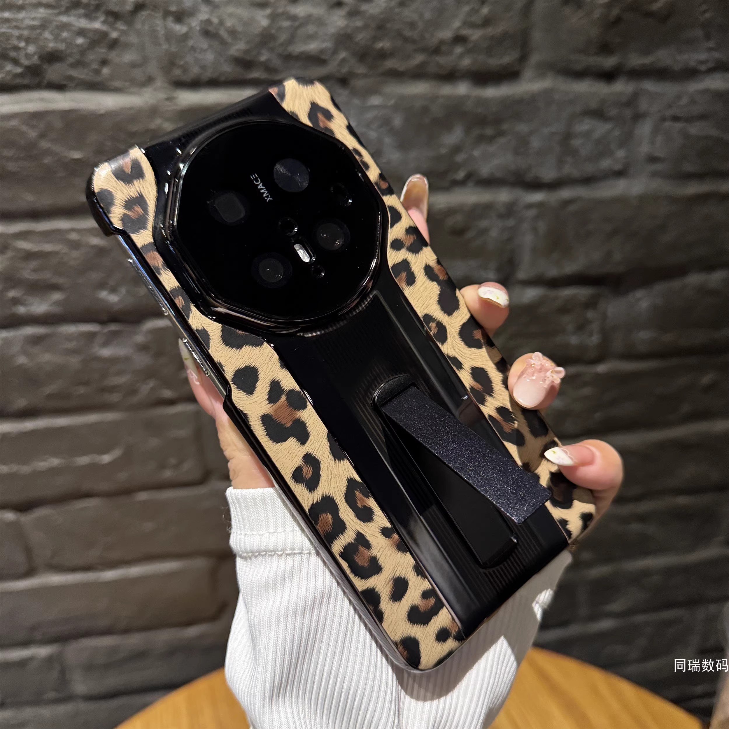 适用华为mate70rs非凡大师手机壳