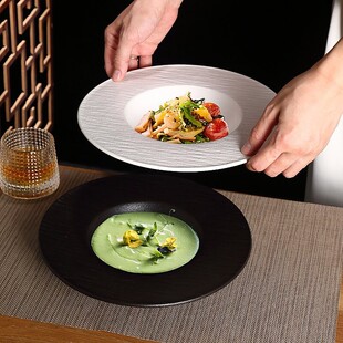 日式陶瓷飞碟盘草帽盘圆形意面盘釉下彩浓汤盘加深复古深盘甜汤碗