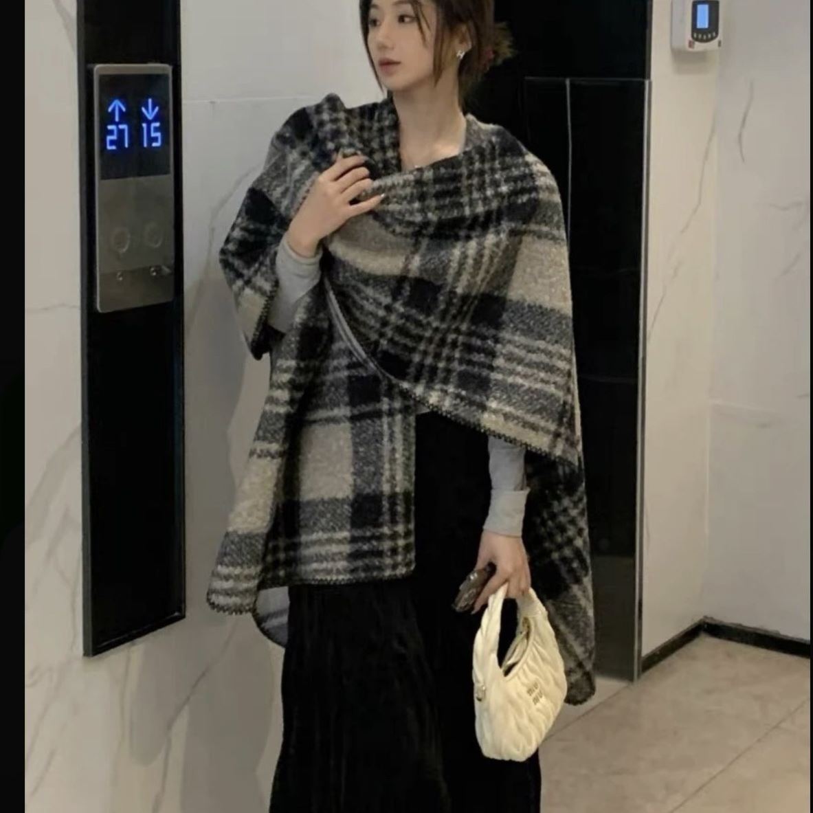 废土风新款高级感连帽格纹保暖时尚百搭羊毛卷披肩斗篷春秋冬季搭