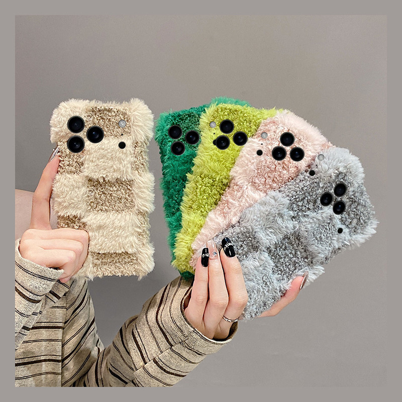 手机壳秋冬毛绒ins风棋盘格格子格纹